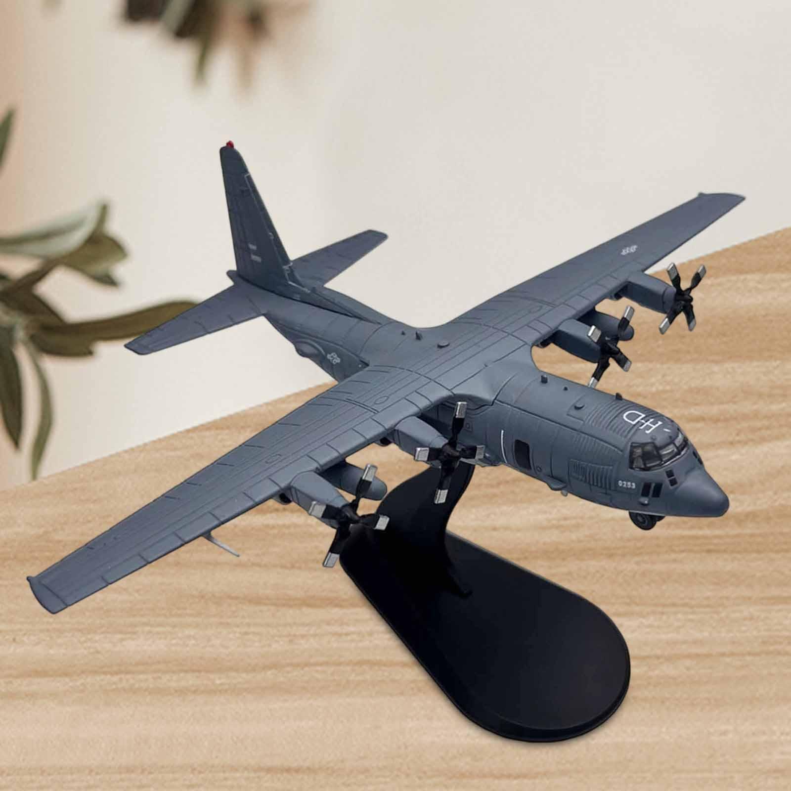 Model Airplane Plastic - نموذج طائرة مقاتلة 130U مصبوبة بالقالب